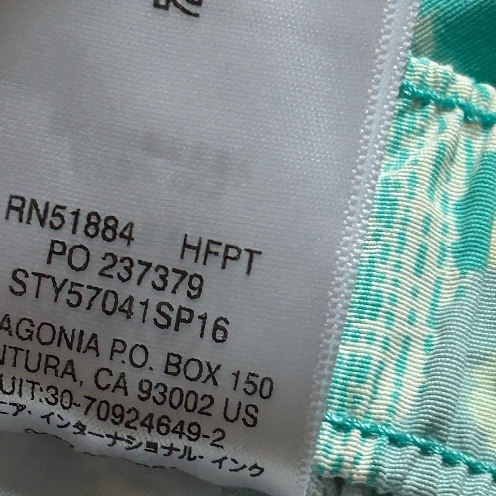 Patagonia Barely Baggies Print Shorts Hibiscus Field Howling Turquoise Large - Picture 6 of 7